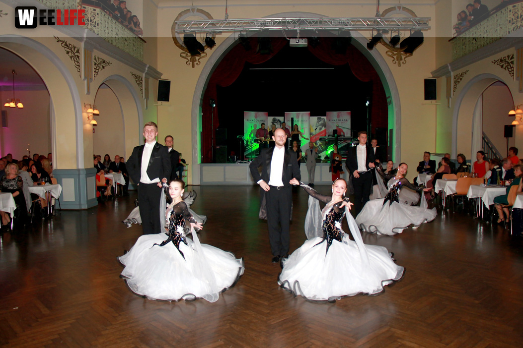Abschlussball Jean Paul Wirtschaftsschule Montessrie GK Erwachsene TS Swing  Hof2