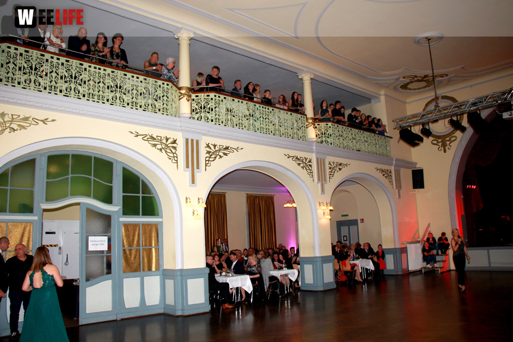 Abschlussball Jean Paul Wirtschaftsschule Montessrie GK Erwachsene TS Swing  Hof2