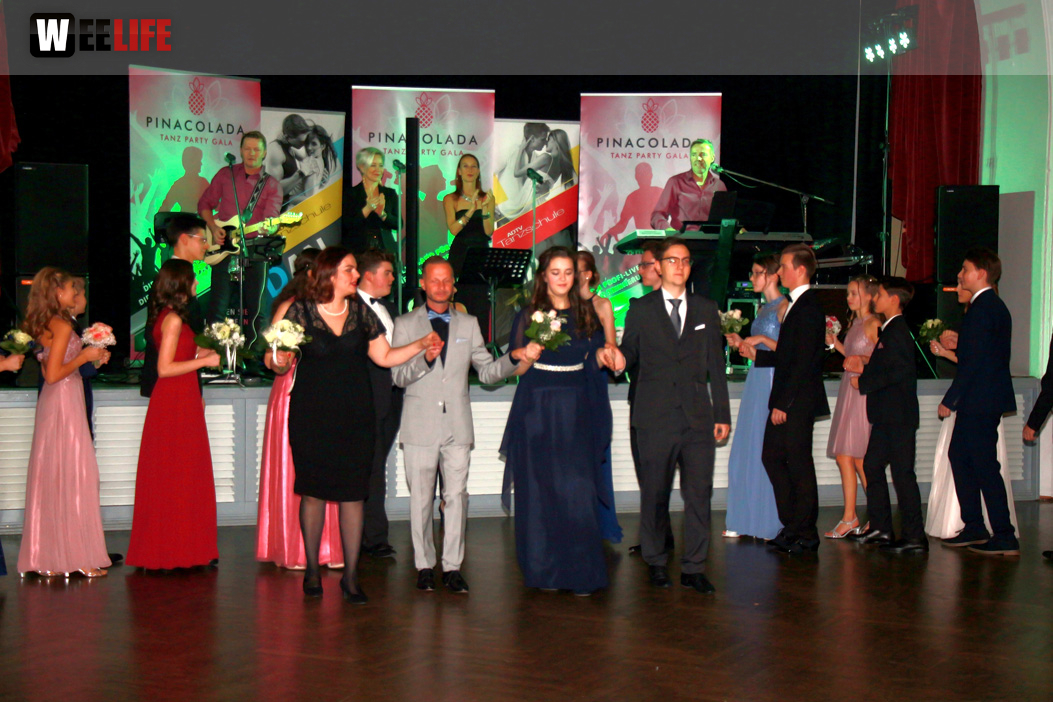 Abschlussball Jean Paul Wirtschaftsschule Montessrie GK Erwachsene TS Swing  Hof2