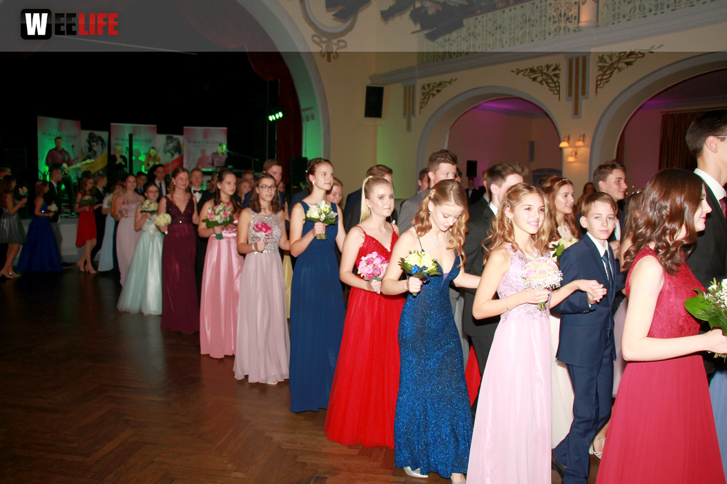 Abschlussball Jean Paul Wirtschaftsschule Montessrie GK Erwachsene TS Swing  Hof2