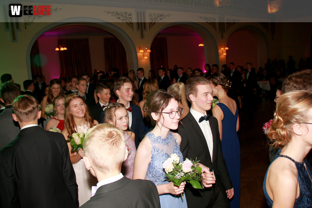 Abschlussball Jean Paul Wirtschaftsschule Montessrie GK Erwachsene TS Swing  Hof2