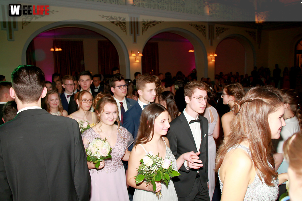 Abschlussball Jean Paul Wirtschaftsschule Montessrie GK Erwachsene TS Swing  Hof2