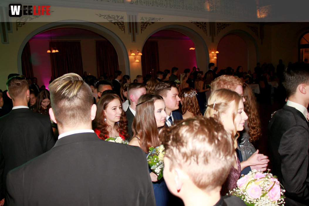 Abschlussball Jean Paul Wirtschaftsschule Montessrie GK Erwachsene TS Swing  Hof2