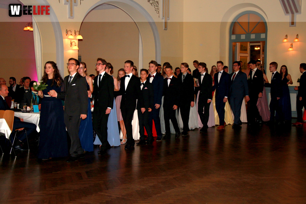 Abschlussball Jean Paul Wirtschaftsschule Montessrie GK Erwachsene TS Swing  Hof2