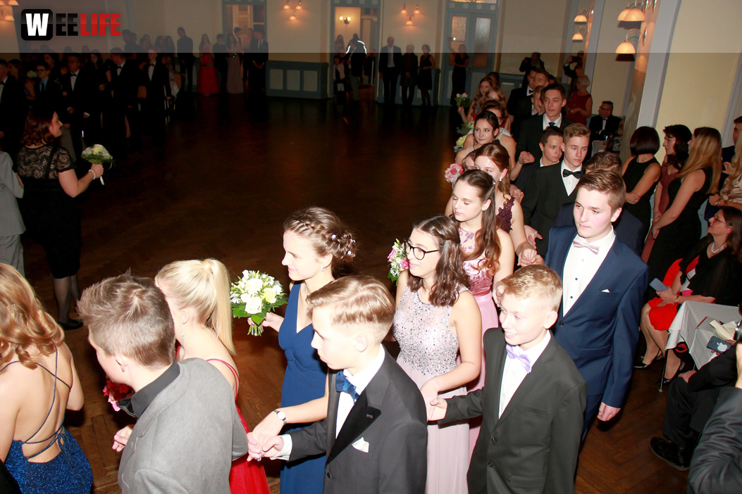 Abschlussball Jean Paul Wirtschaftsschule Montessrie GK Erwachsene TS Swing  Hof2
