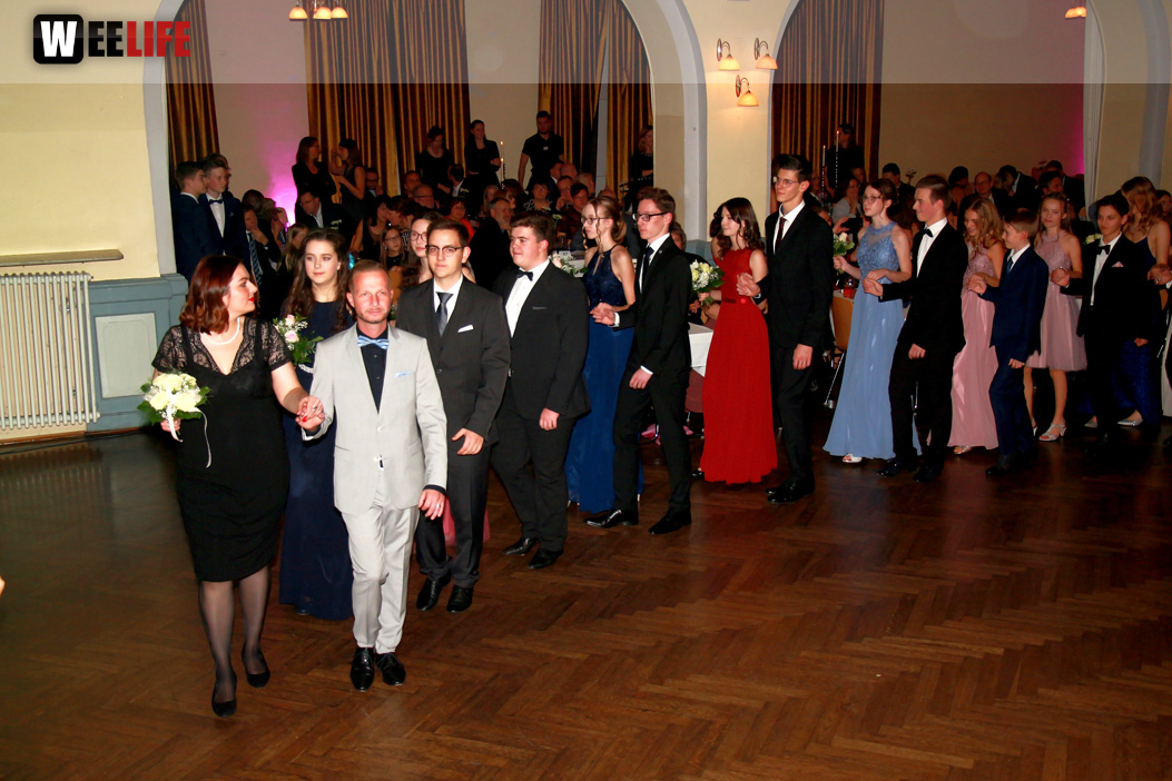 Abschlussball Jean Paul Wirtschaftsschule Montessrie GK Erwachsene TS Swing  Hof2