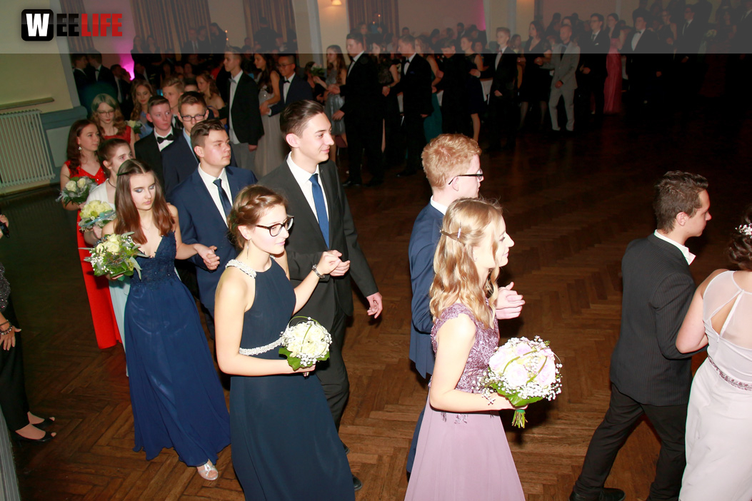 Abschlussball Jean Paul Wirtschaftsschule Montessrie GK Erwachsene TS Swing  Hof2