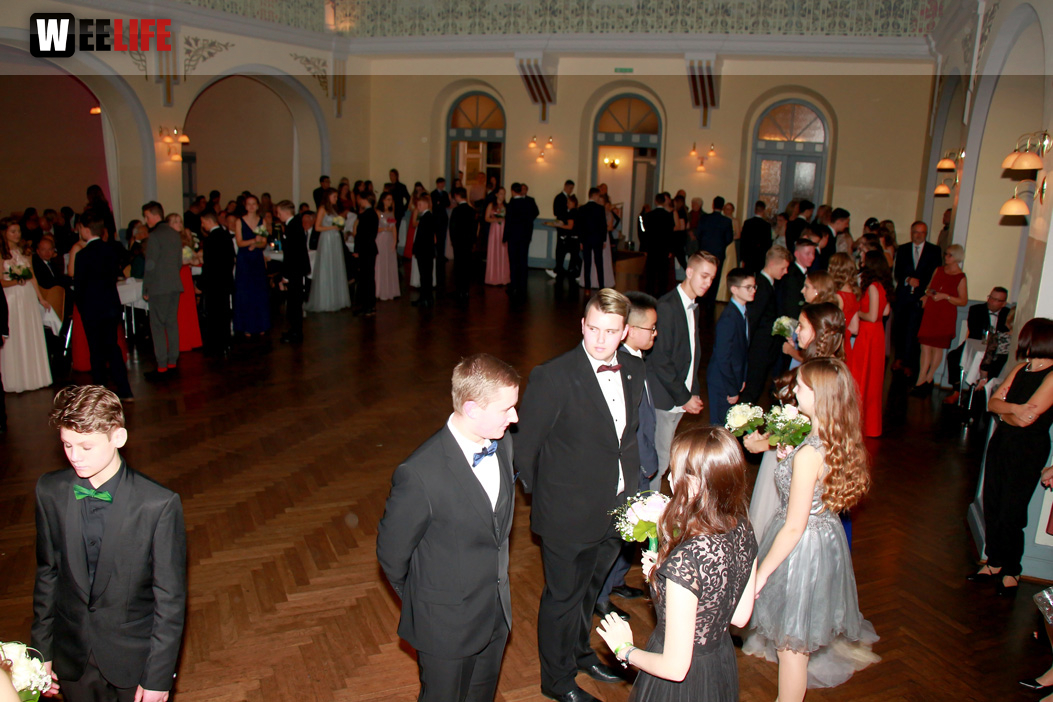 Abschlussball Jean Paul Wirtschaftsschule Montessrie GK Erwachsene TS Swing  Hof2