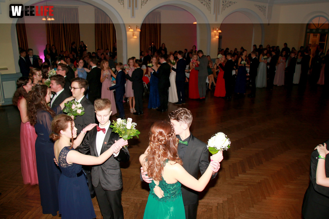 Abschlussball Jean Paul Wirtschaftsschule Montessrie GK Erwachsene TS Swing  Hof2