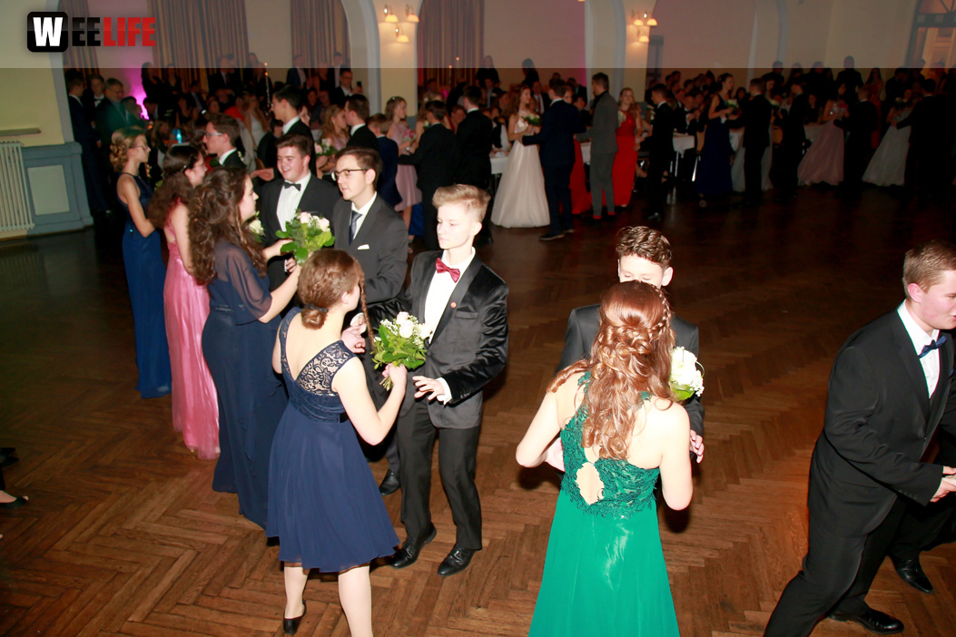 Abschlussball Jean Paul Wirtschaftsschule Montessrie GK Erwachsene TS Swing  Hof2