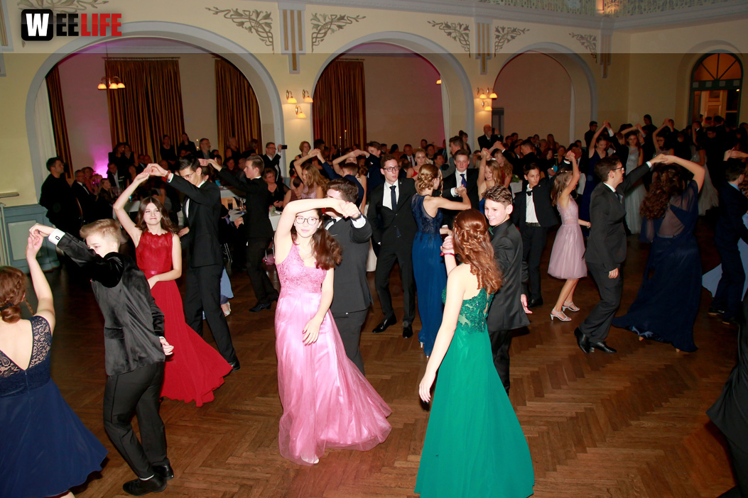 Abschlussball Jean Paul Wirtschaftsschule Montessrie GK Erwachsene TS Swing  Hof2