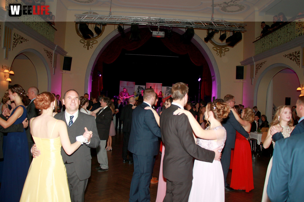 Abschlussball Jean Paul Wirtschaftsschule Montessrie GK Erwachsene TS Swing  Hof2