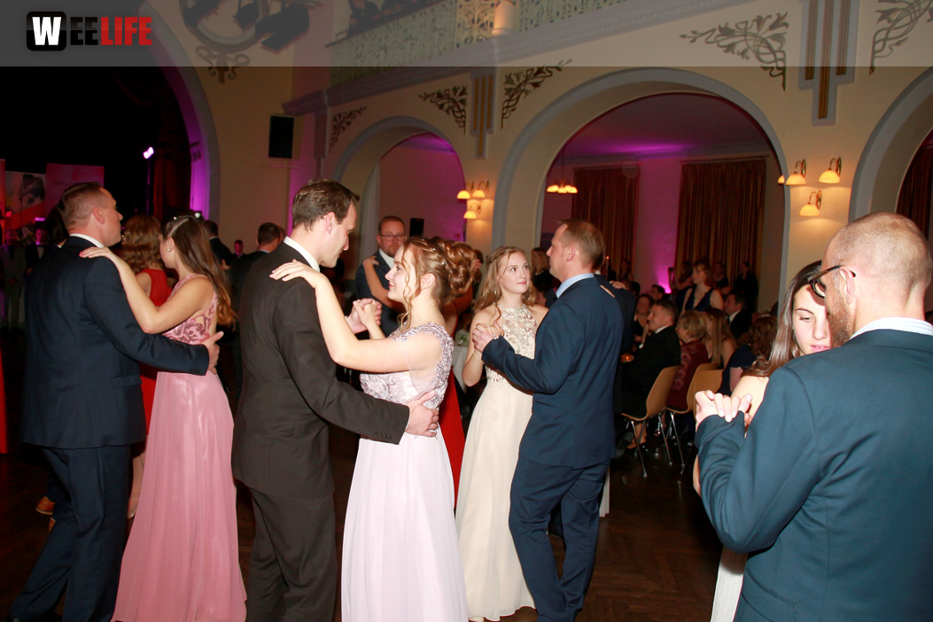Abschlussball Jean Paul Wirtschaftsschule Montessrie GK Erwachsene TS Swing  Hof2