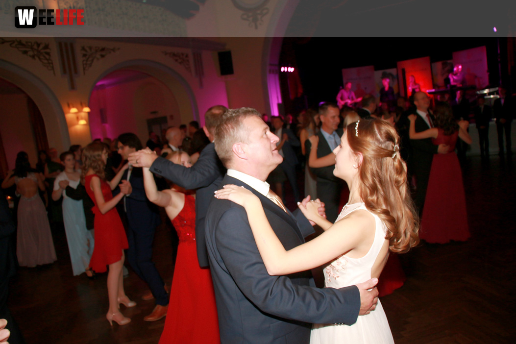 Abschlussball Jean Paul Wirtschaftsschule Montessrie GK Erwachsene TS Swing  Hof2