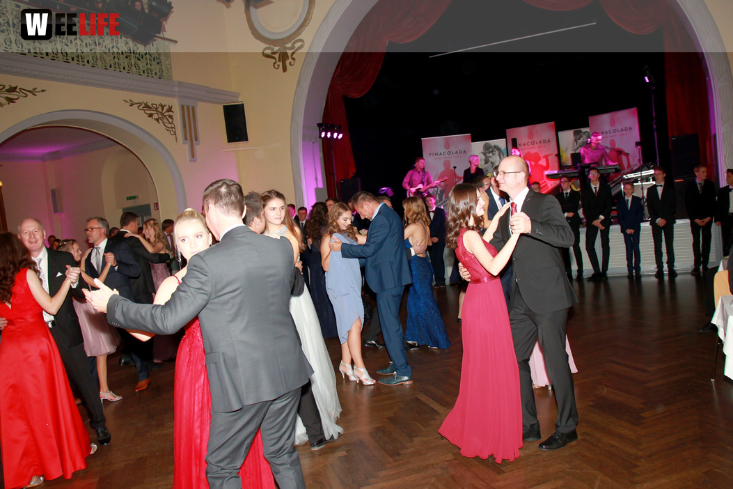 Abschlussball Jean Paul Wirtschaftsschule Montessrie GK Erwachsene TS Swing  Hof2