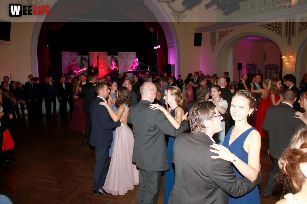 Abschlussball Jean Paul Wirtschaftsschule Montessrie GK Erwachsene TS Swing  Hof2
