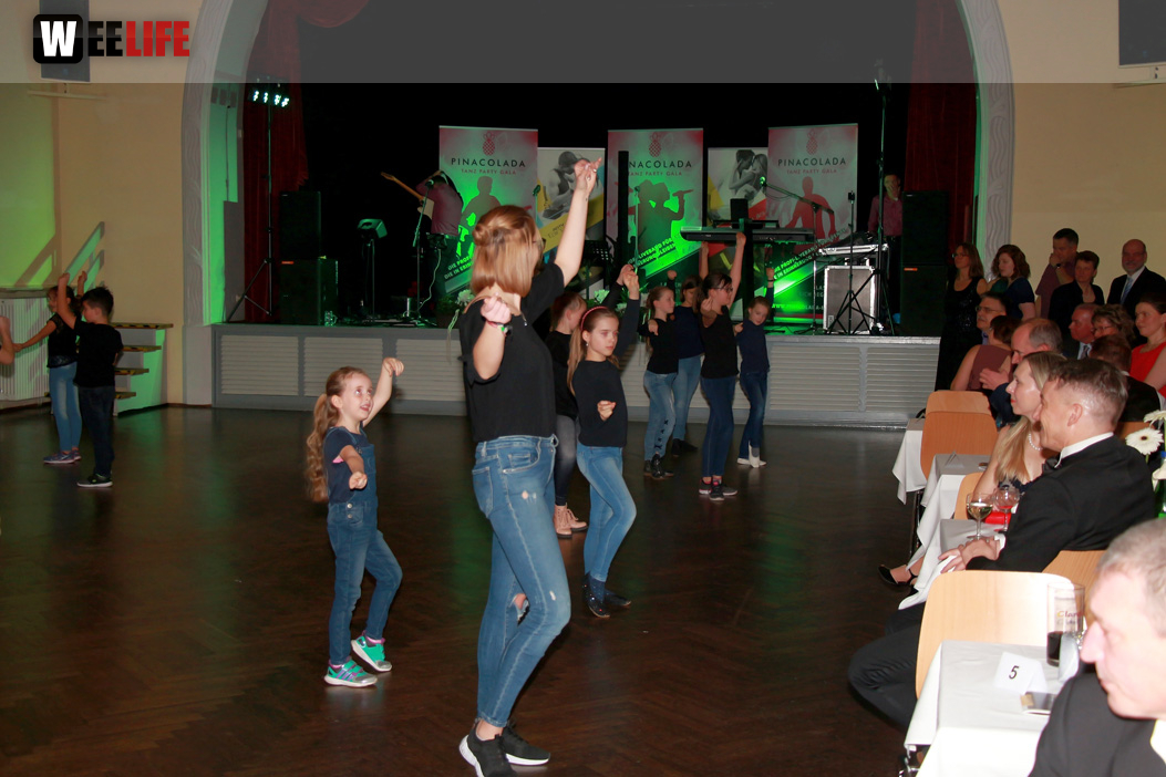 Abschlussball Jean Paul Wirtschaftsschule Montessrie GK Erwachsene TS Swing  Hof2