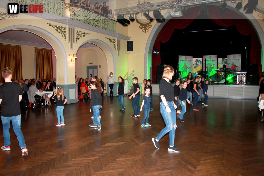 Abschlussball Jean Paul Wirtschaftsschule Montessrie GK Erwachsene TS Swing  Hof2