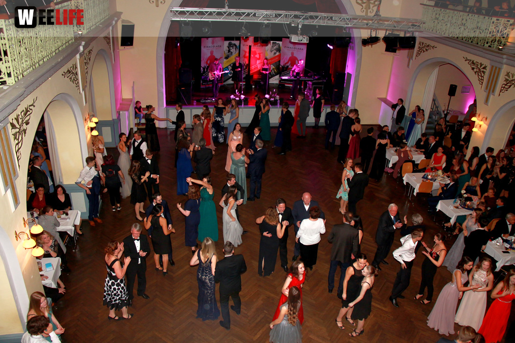 Abschlussball Jean Paul Wirtschaftsschule Montessrie GK Erwachsene TS Swing  Hof2
