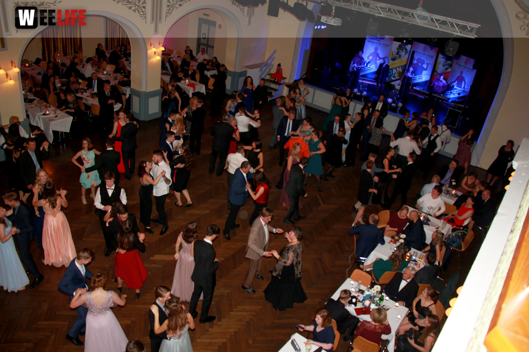 Abschlussball Jean Paul Wirtschaftsschule Montessrie GK Erwachsene TS Swing  Hof2