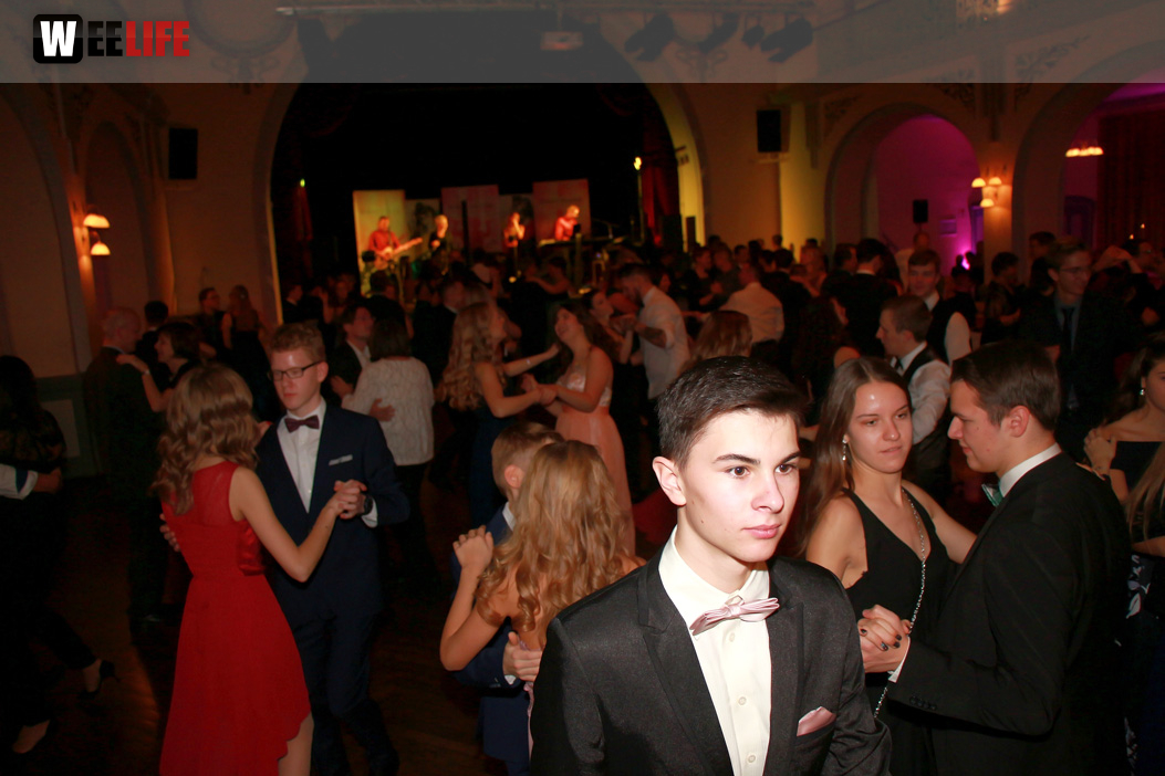 Abschlussball Jean Paul Wirtschaftsschule Montessrie GK Erwachsene TS Swing  Hof2