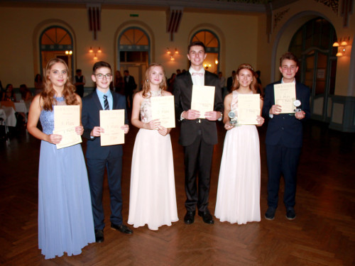 Abschlussball Jean Paul Wirtschaftsschule Montessrie GK Erwachsene TS Swing  Hof2 – Foto 211