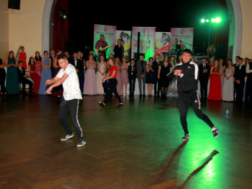 Abschlussball Jean Paul Wirtschaftsschule Montessrie GK Erwachsene TS Swing  Hof2 – Foto 225