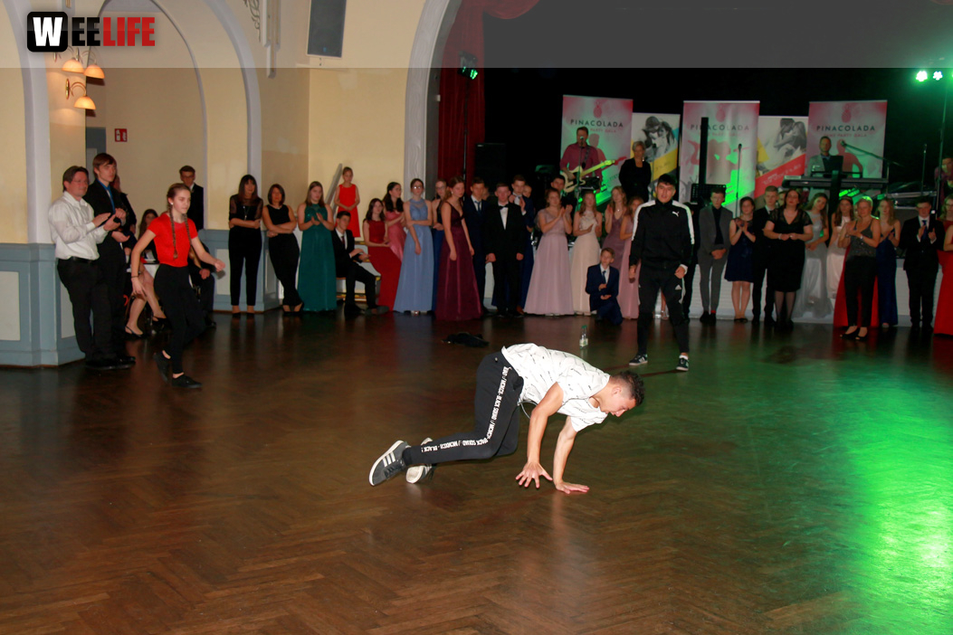 Abschlussball Jean Paul Wirtschaftsschule Montessrie GK Erwachsene TS Swing  Hof2