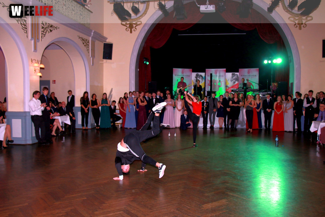 Abschlussball Jean Paul Wirtschaftsschule Montessrie GK Erwachsene TS Swing  Hof2