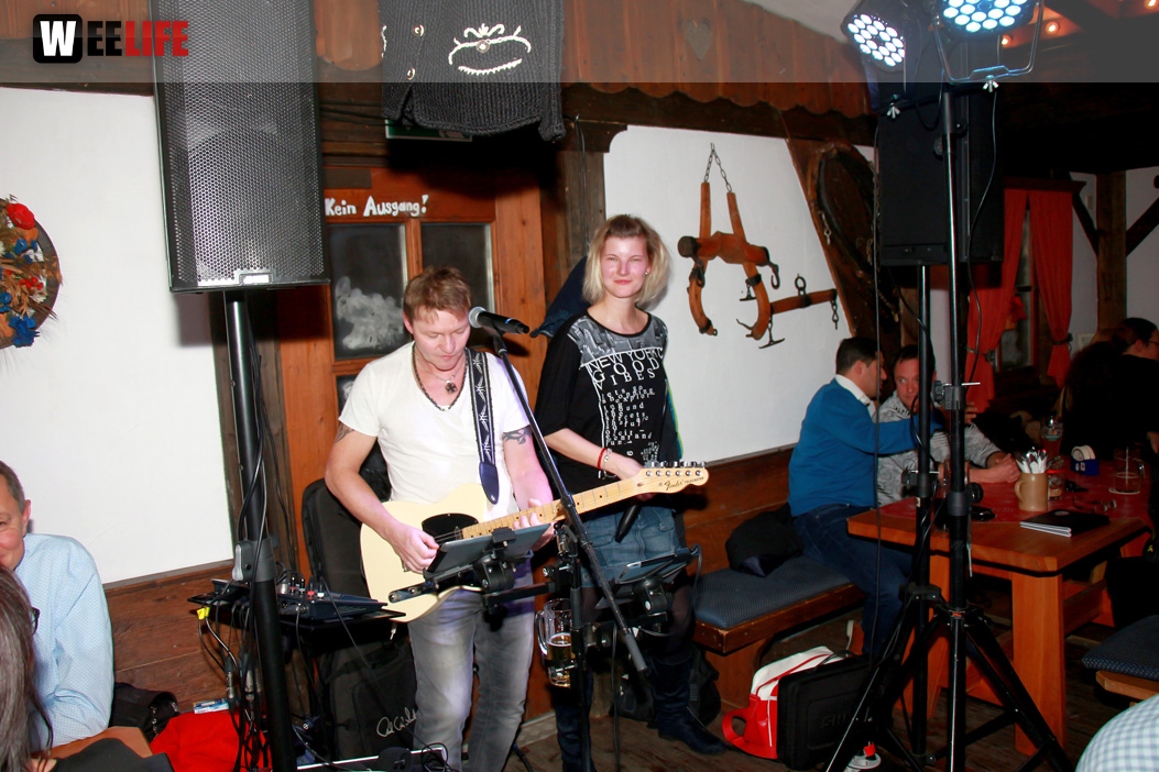 Enzo in der Skihütte Hof 6.12.19 Neue Skihütte