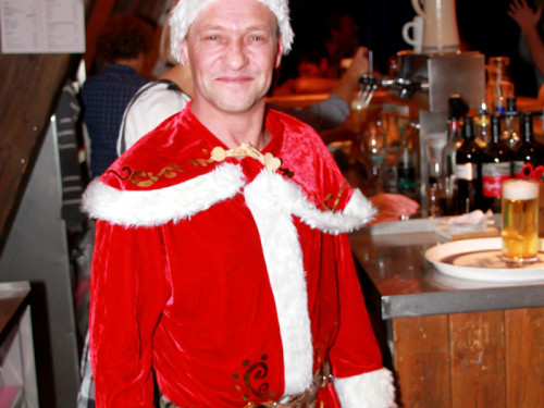 Enzo in der Skihütte Hof 6.12.19 Neue Skihütte – Foto 10