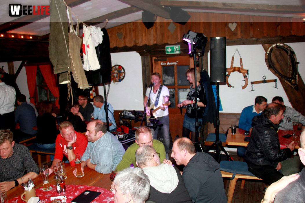 Enzo in der Skihütte Hof 6.12.19 Neue Skihütte