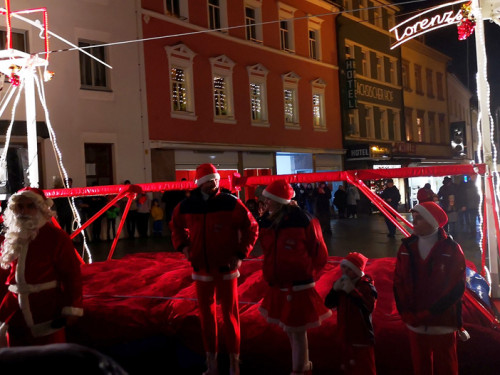 Hochseilartisten Geschwister Weisheit Hofer Weihnachtsmarkt 8.12.2019 – Foto 4