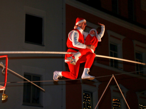 Hochseilartisten Geschwister Weisheit Hofer Weihnachtsmarkt 8.12.2019 – Foto 40