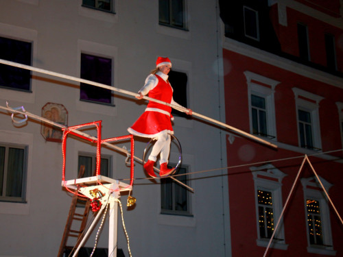 Hochseilartisten Geschwister Weisheit Hofer Weihnachtsmarkt 8.12.2019 – Foto 44