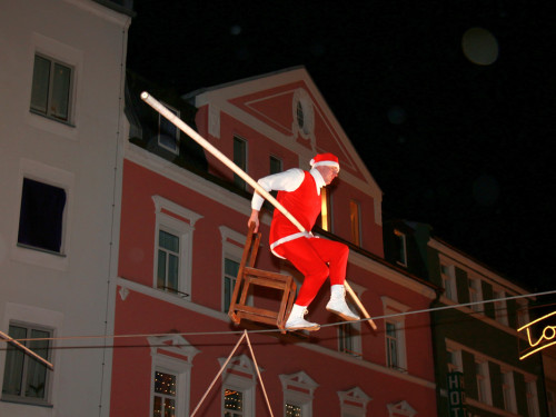 Hochseilartisten Geschwister Weisheit Hofer Weihnachtsmarkt 8.12.2019 – Foto 51