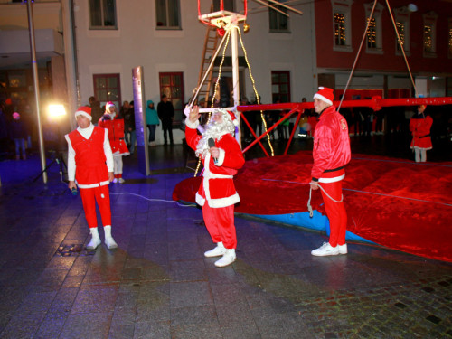 Hochseilartisten Geschwister Weisheit Hofer Weihnachtsmarkt 8.12.2019 – Foto 63