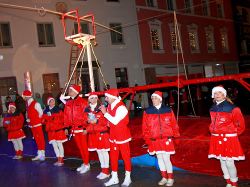 Hochseilartisten Geschwister Weisheit Hofer Weihnachtsmarkt 8.12.2019 – Foto 71
