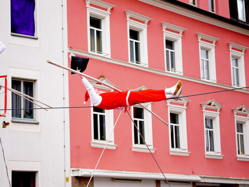Hochseilartisten Geschwister Weisheit Hofer Weihnachtsmarkt 8.12.2019 – Foto 4