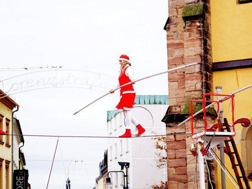 Hochseilartisten Geschwister Weisheit Hofer Weihnachtsmarkt 8.12.2019 – Foto 23
