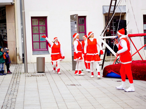 Hochseilartisten Geschwister Weisheit Hofer Weihnachtsmarkt 8.12.2019 – Foto 29