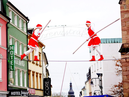 Hochseilartisten Geschwister Weisheit Hofer Weihnachtsmarkt 8.12.2019 – Foto 30
