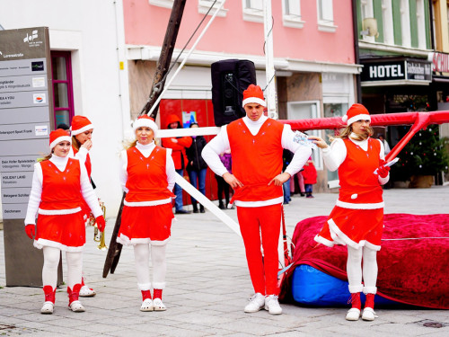 Hochseilartisten Geschwister Weisheit Hofer Weihnachtsmarkt 8.12.2019 – Foto 48