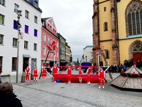 Hochseilartisten Geschwister Weisheit Hofer Weihnachtsmarkt 8.12.2019 – Foto 49