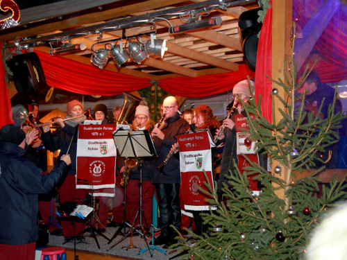 Hofer Weihnachtsmarkt  mit Rehauer Stadtkapelle 8.12.2019 – Foto 42