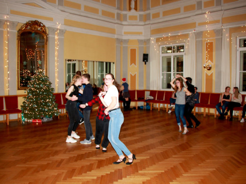 XXL Weihnachtsdiscoparty Schüler 14.12.19 – Foto 20