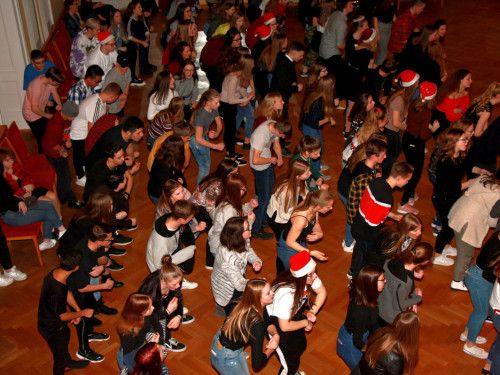 XXL Weihnachtsdiscoparty Schüler 14.12.19 – Foto 24