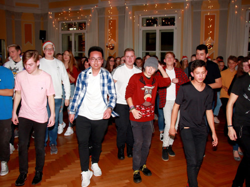XXL Weihnachtsdiscoparty Schüler 14.12.19 – Foto 28