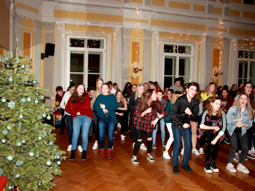 XXL Weihnachtsdiscoparty Schüler 14.12.19 – Foto 30