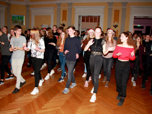 XXL Weihnachtsdiscoparty Schüler 14.12.19 – Foto 32